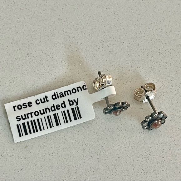 One of a kinds Rose cut Diamond flower Earrings. - Picture 6 of 7